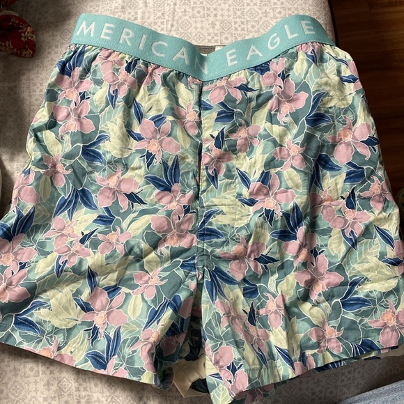BUNDLE NWT men's american eagle floral and butterfly boxers - Picture 2 of 5